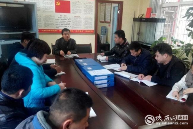 街道党工委书记深入文林路社区带头领学1_副本_副本