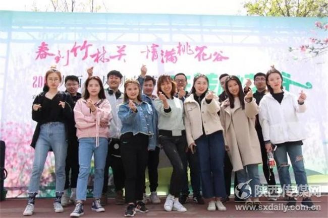 本土音乐人助阵 丹凤桃花节·玩转桃花谷音乐路演精彩上演【2】