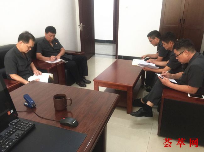 华阴法院刑事专业法官积极开展大学习活动