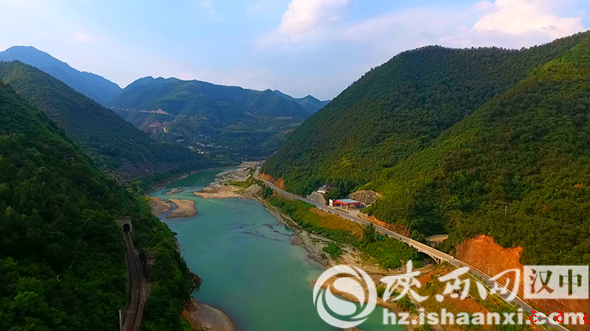 嘉陵江美景_副本