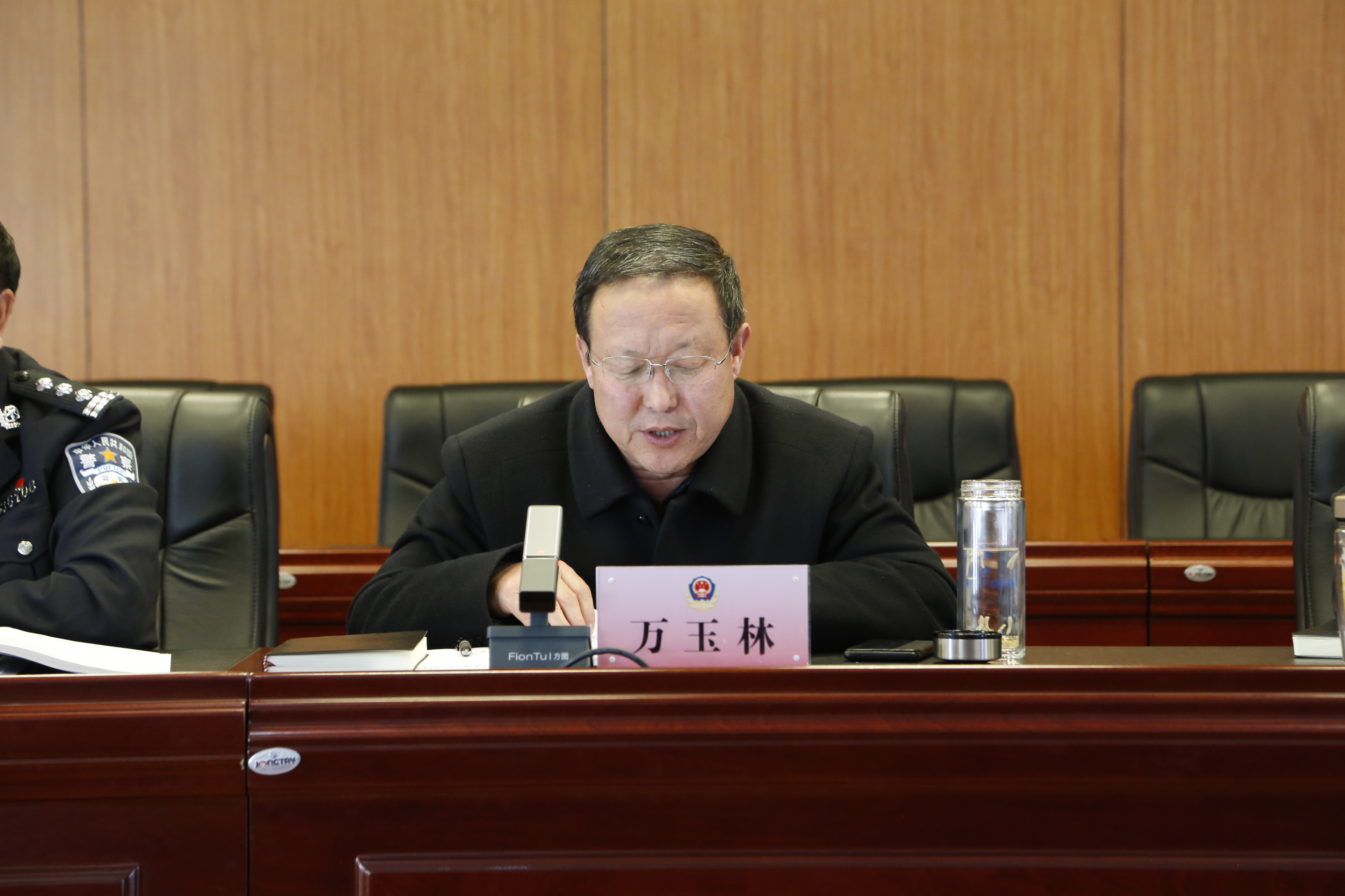立足长远谋发展 对标一流谱新篇——榆林市公安局经开分局召开全区公安工作暨公安党风廉政建设会议