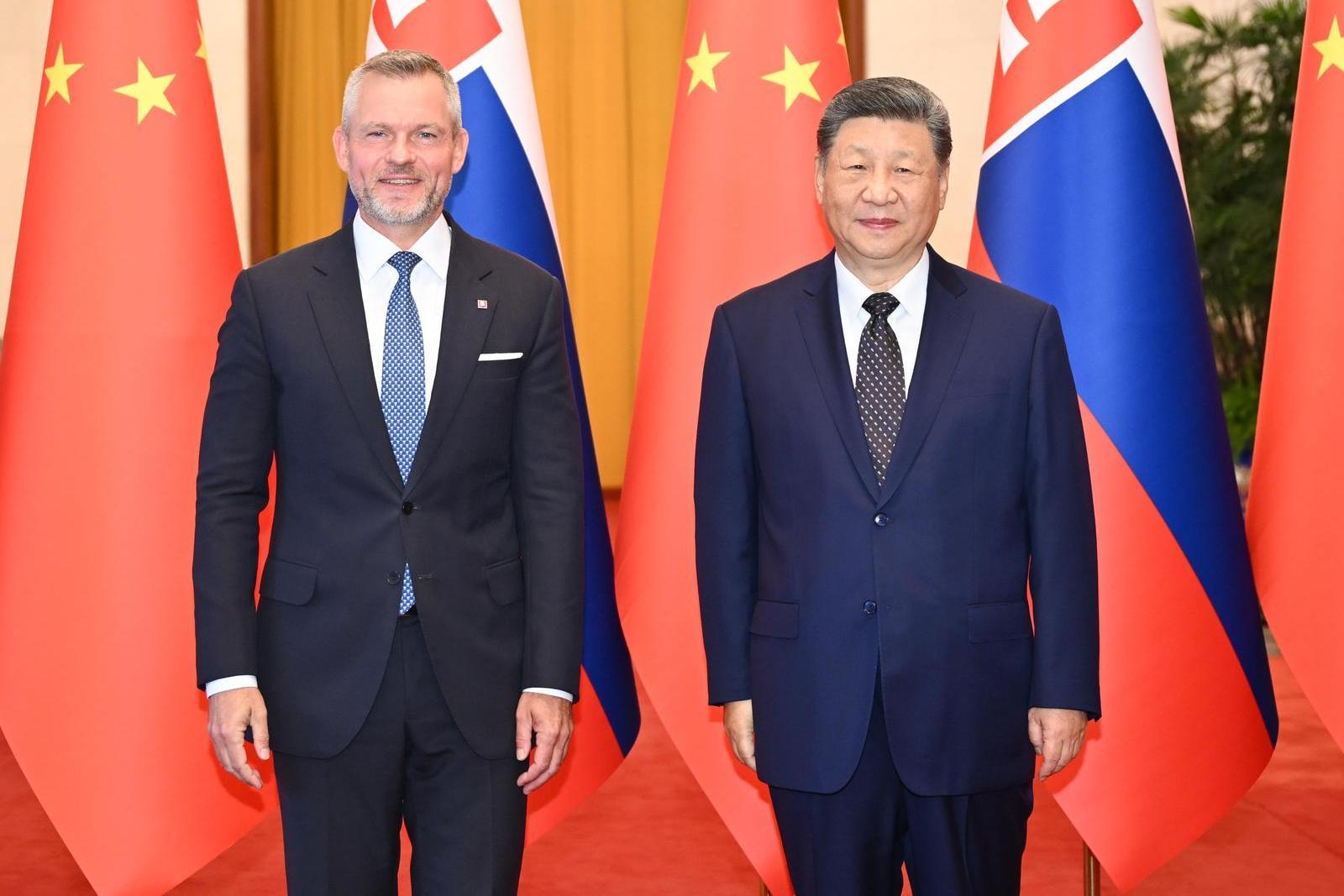 习近平同斯洛伐克总统佩列格里尼会谈
